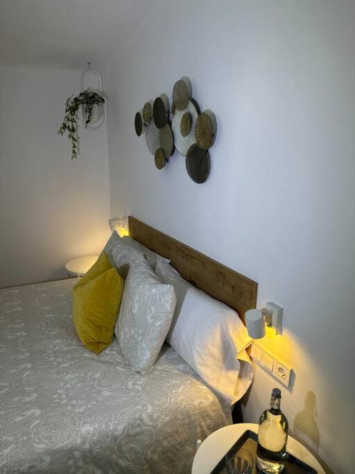 Habitacion Roca Foradada En Casa Cami De Les Aiguees Monistrol De Montserrat Экстерьер фото